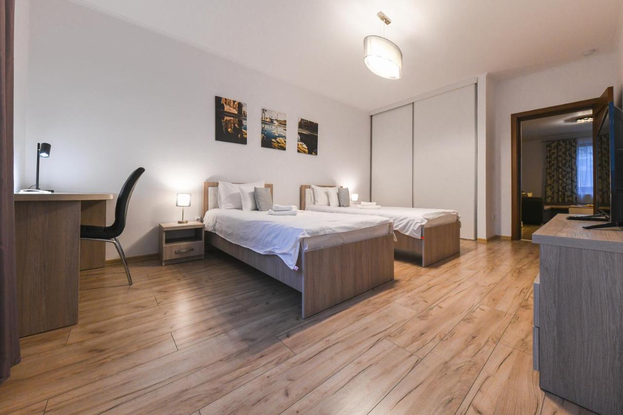 Spacious And Quiet 2 Bedroom Apartment Kaloşvar Dış mekan fotoğraf