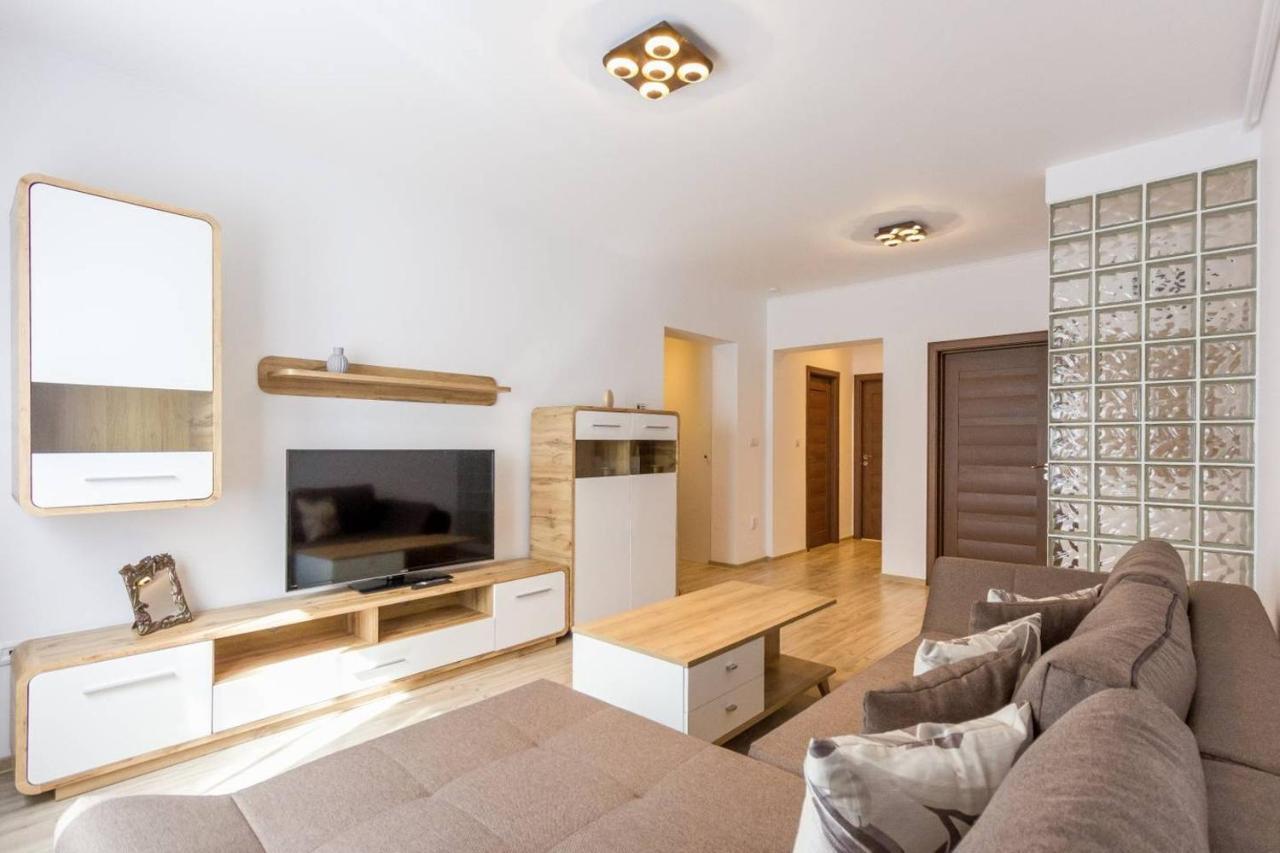 Spacious And Quiet 2 Bedroom Apartment Kaloşvar Dış mekan fotoğraf