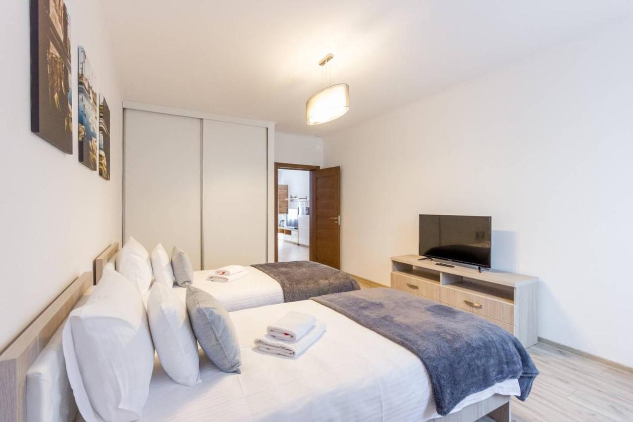 Spacious And Quiet 2 Bedroom Apartment Kaloşvar Dış mekan fotoğraf