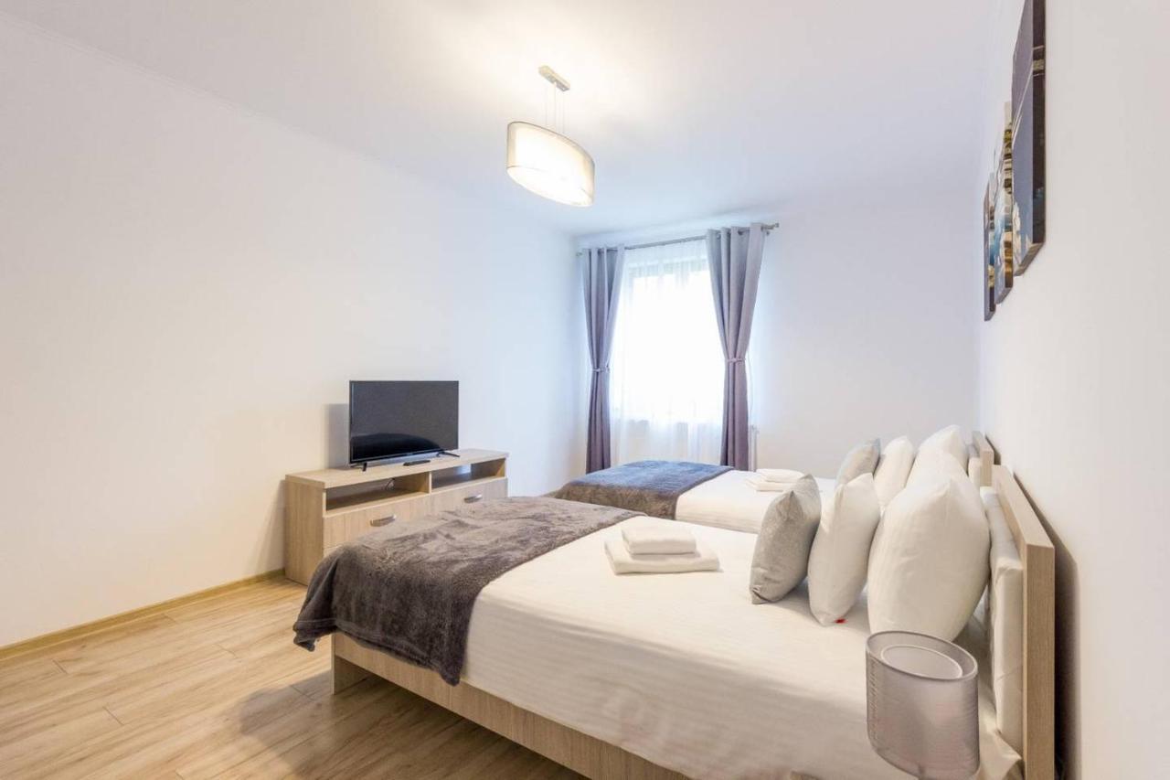 Spacious And Quiet 2 Bedroom Apartment Kaloşvar Dış mekan fotoğraf