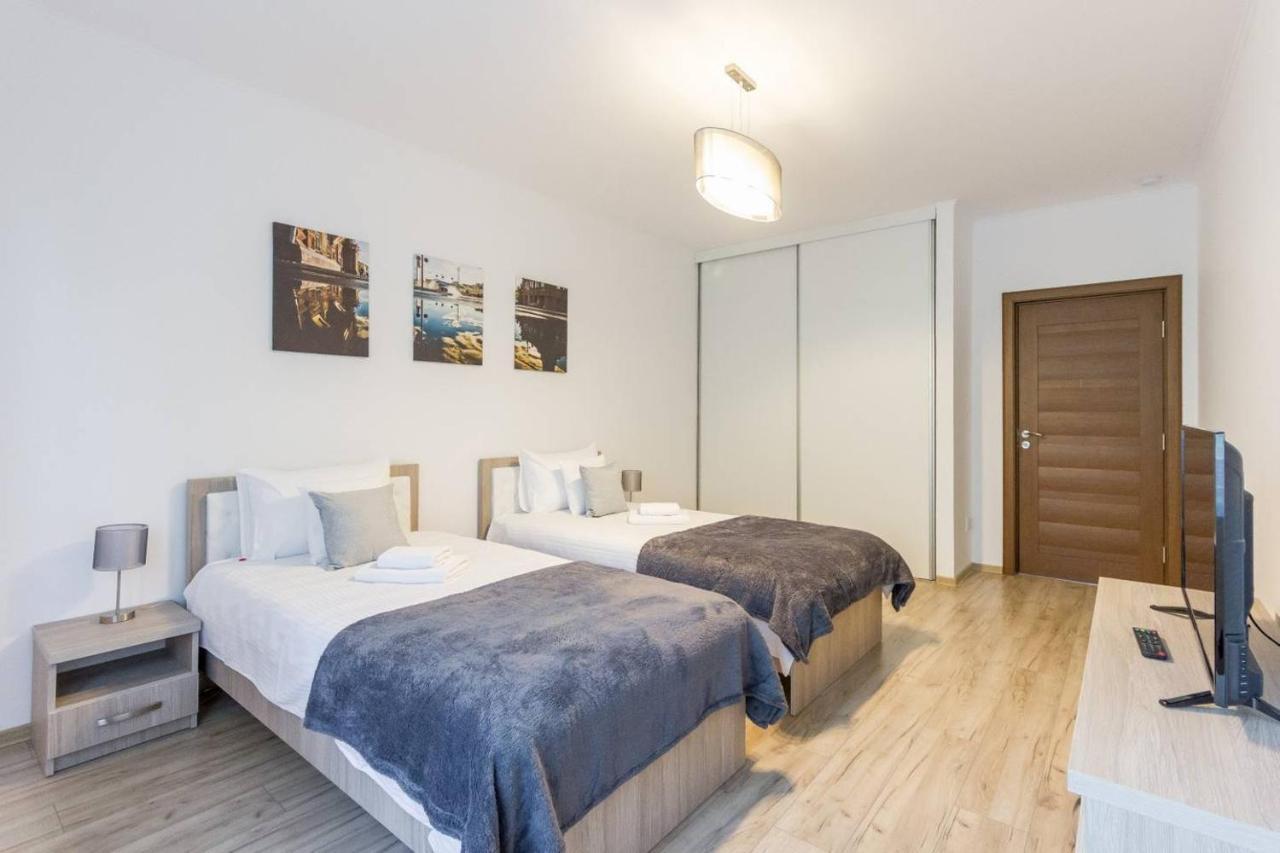 Spacious And Quiet 2 Bedroom Apartment Kaloşvar Dış mekan fotoğraf